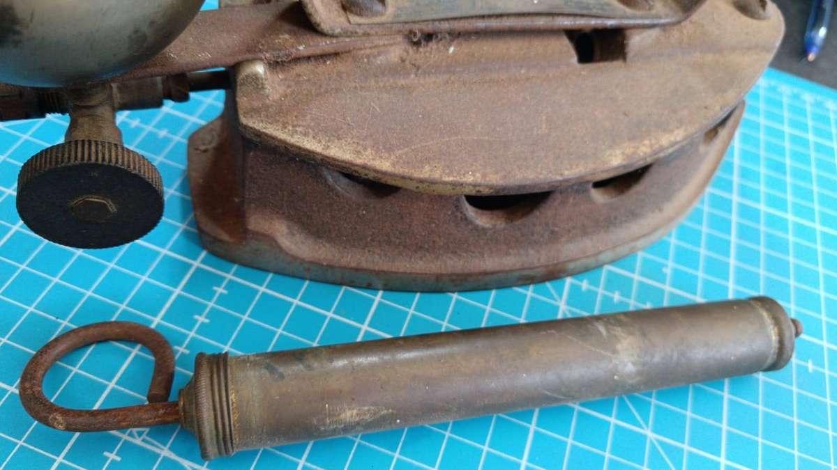 Antique Royal Primus Iron