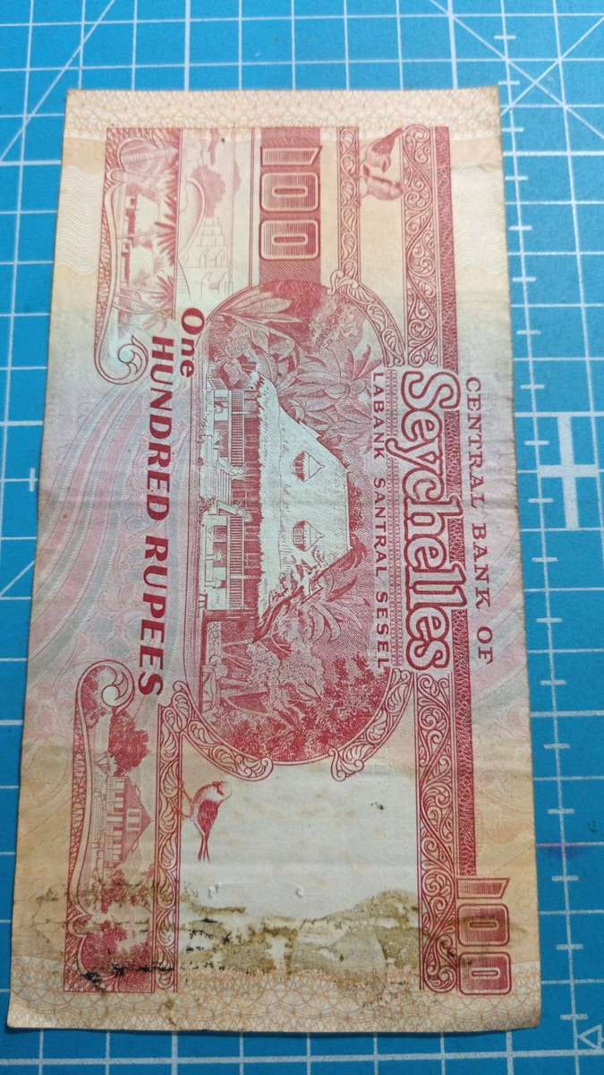 Seychelles 100 rupees note