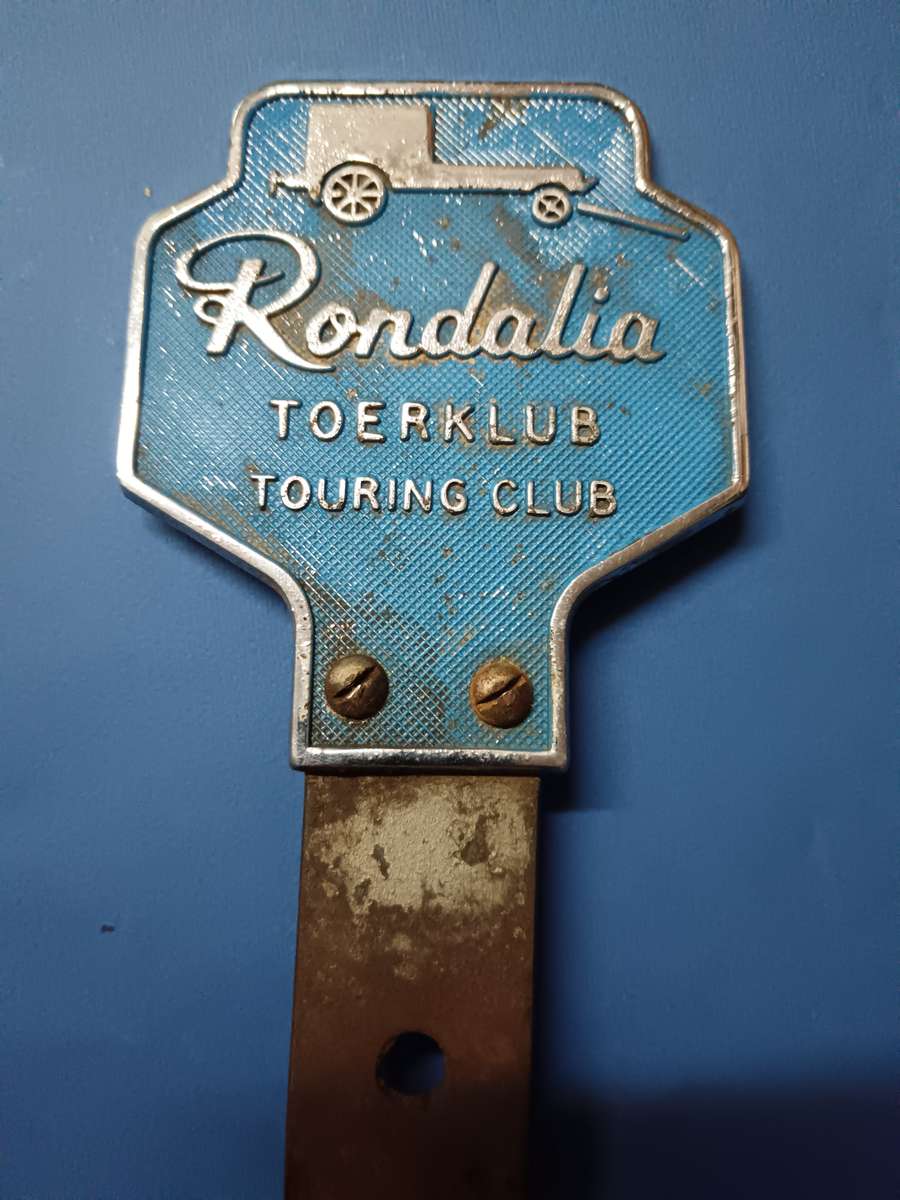 Rondalia club badge