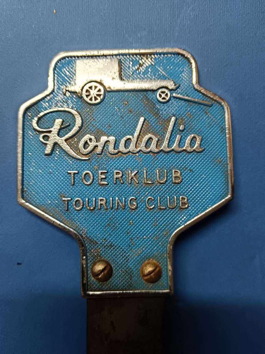Rondalia club badge