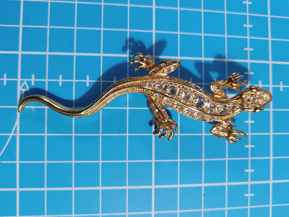 Costume Jewellery - Stunning gecko Brooch