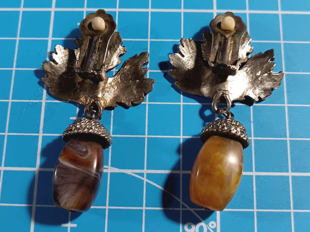 Costume Jewellery - Clip on earrings