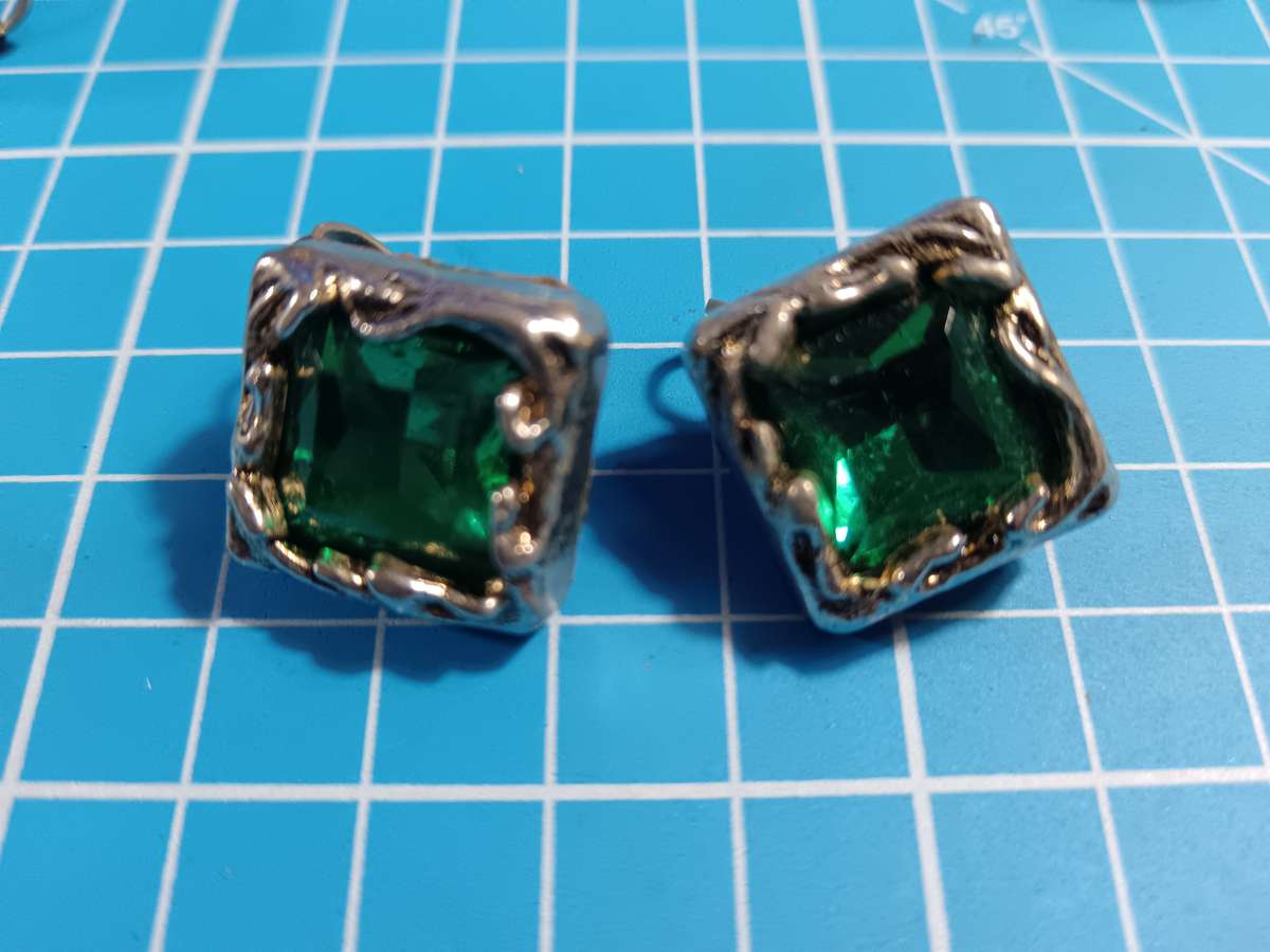 Costume Jewellery - Clip on earrings