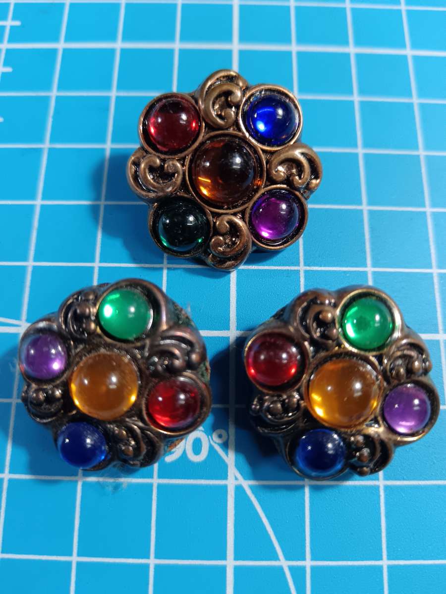 Costume Jewellery - Clip on earrings