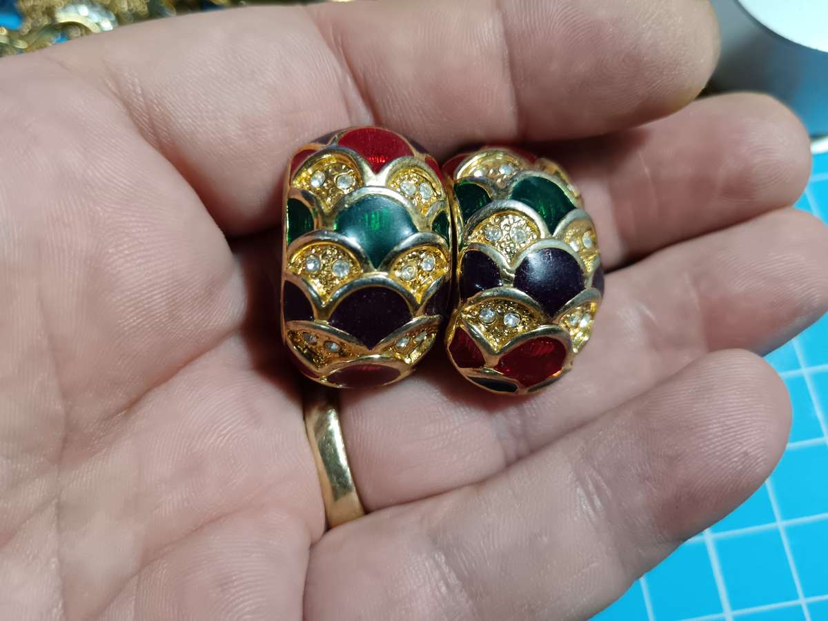 Costume Jewellery - clip on earrings