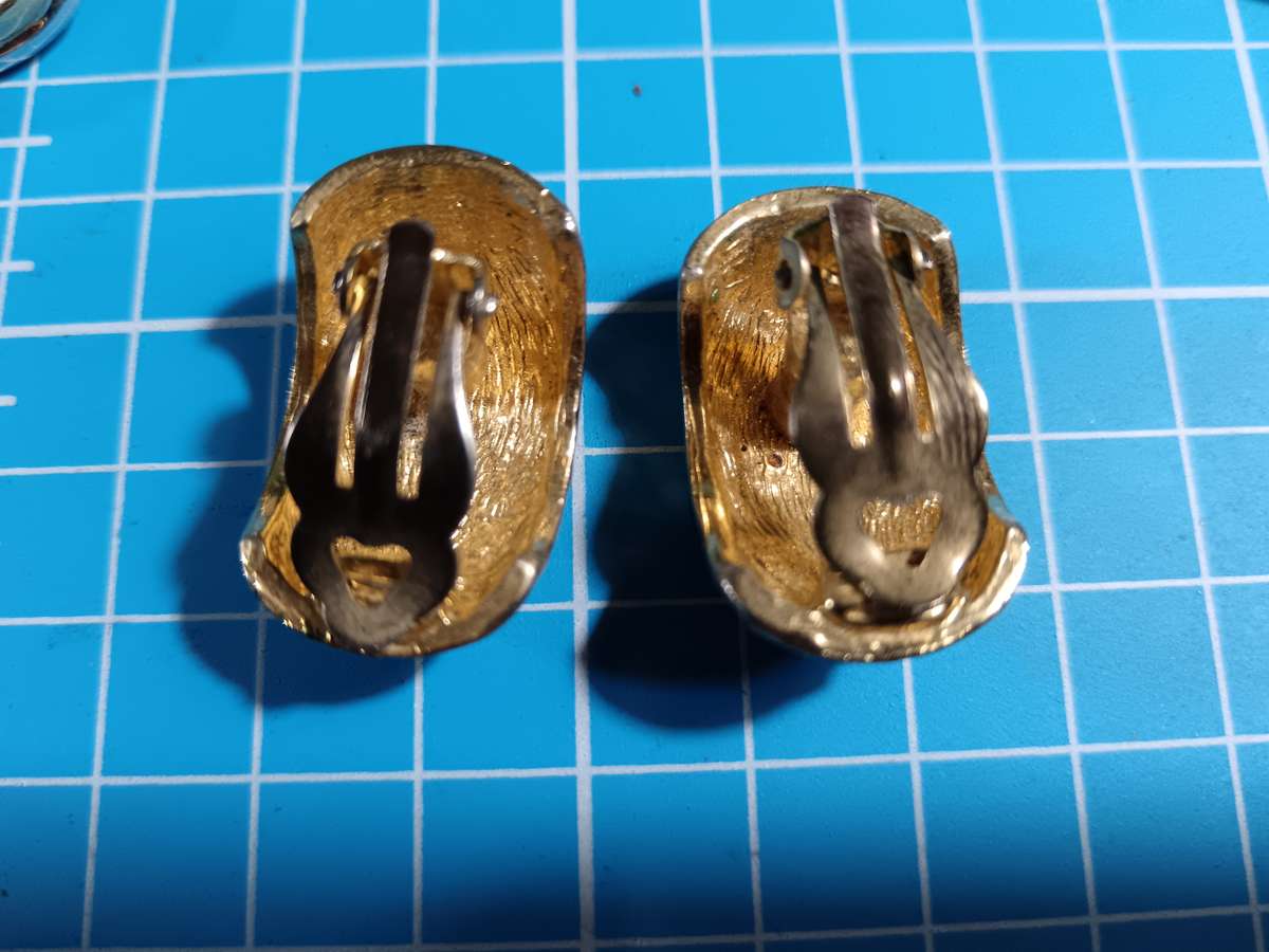 Costume Jewellery - clip on earrings