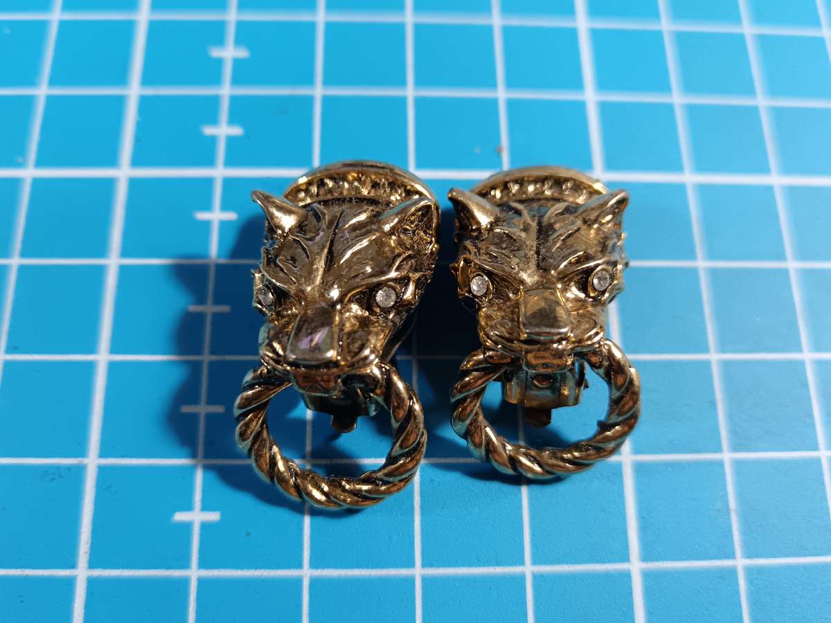 Costume Jewellery - Clip on earrings
