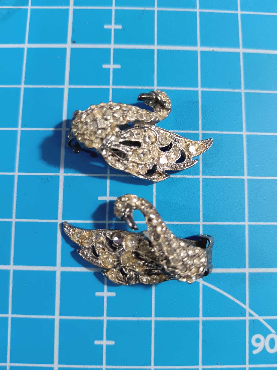 Costume Jewellery - Clip on earrings