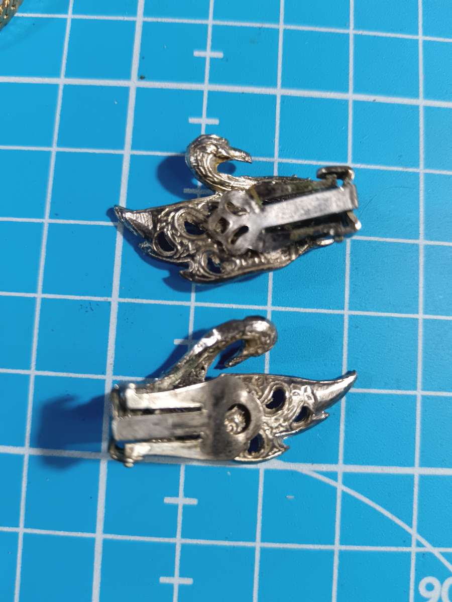 Costume Jewellery - Clip on earrings