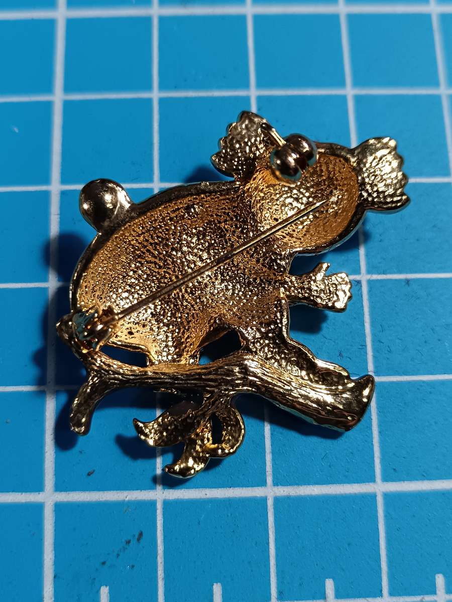 Costume Jewellery - beautiful koala brooch