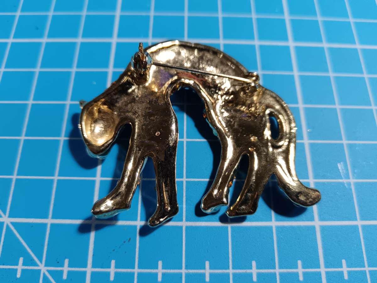 Costume Jewellery - beautiful cheetah brooch