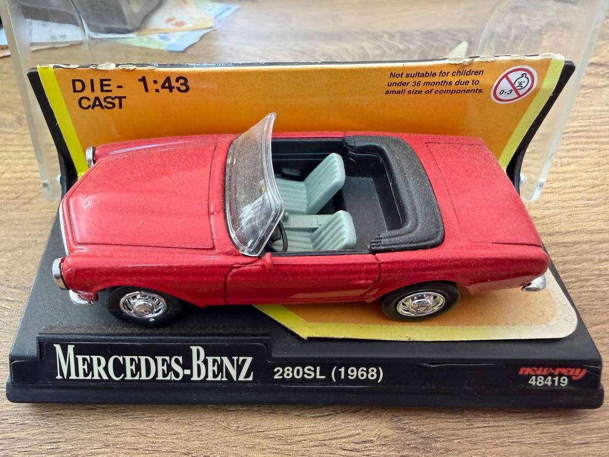 New Ray Mercedes-Benz 280(SL) 1968 - 1:43