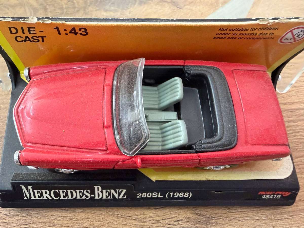 New Ray Mercedes-Benz 280(SL) 1968 - 1:43