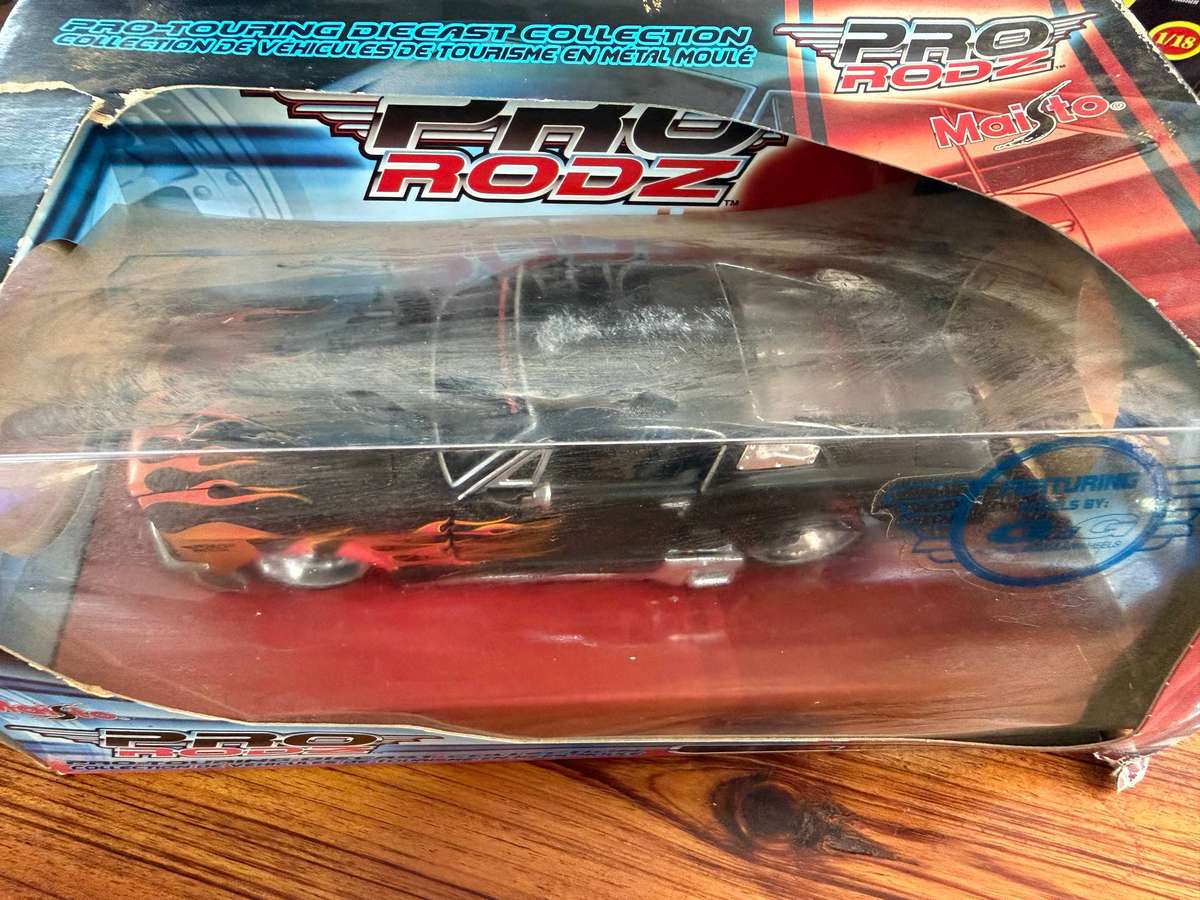 Maisto 1967 Ford Mustang GT - scale 1:24