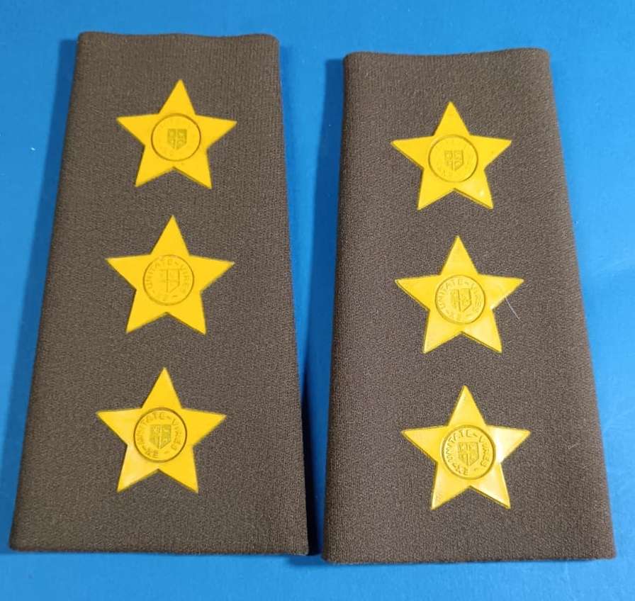SADF - Army Captain Slip on Ranks