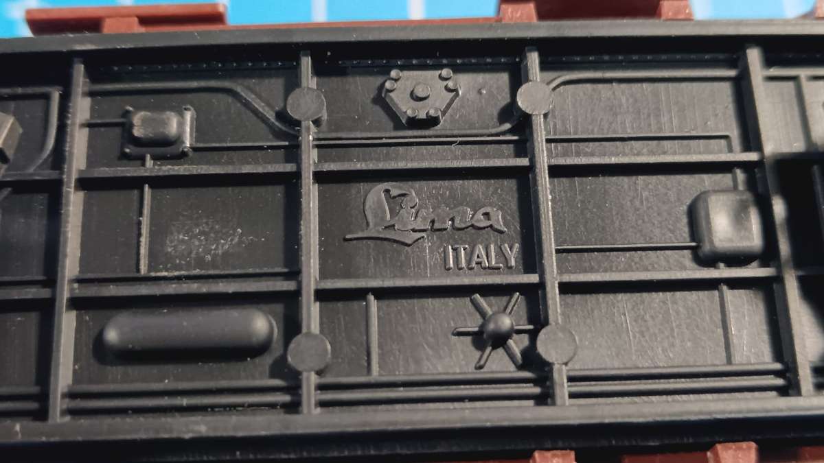 Rivarossi Ho Covered Goods Wagon