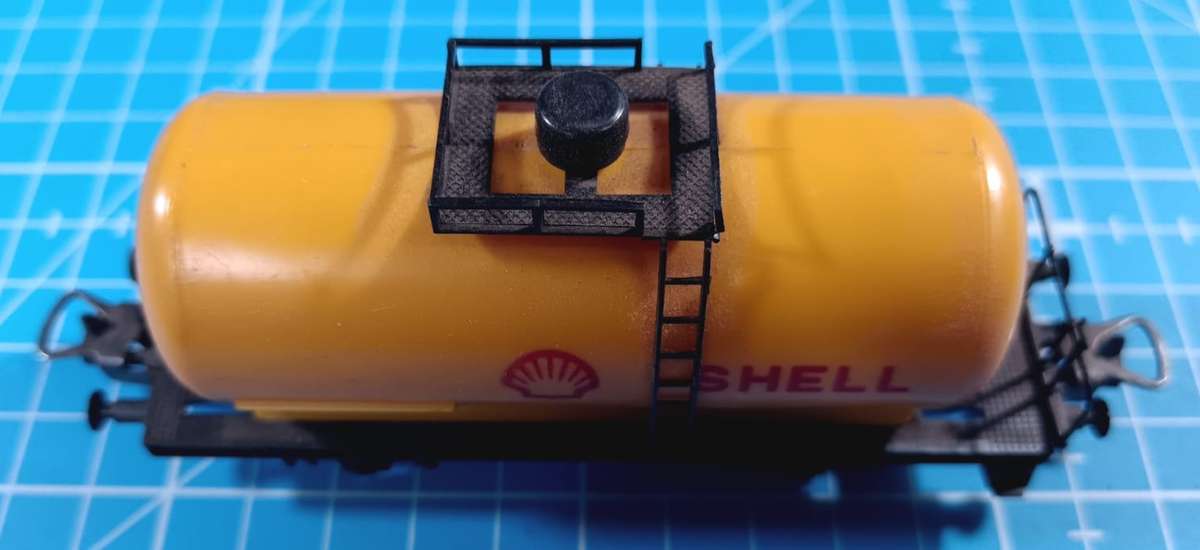 Lima HO Scale Fuel Tanker