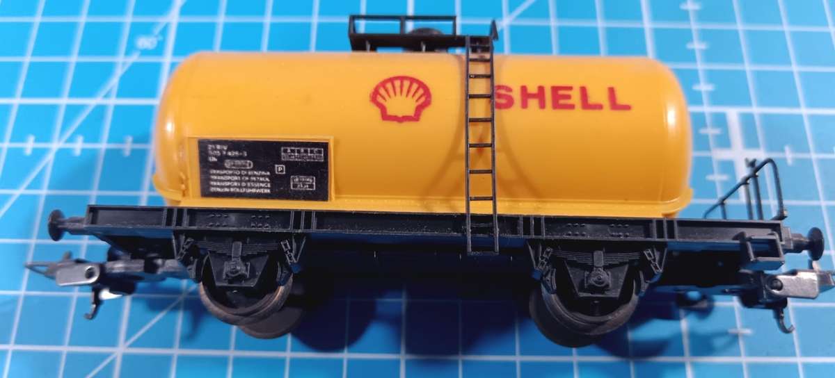 Lima HO Scale Fuel Tanker