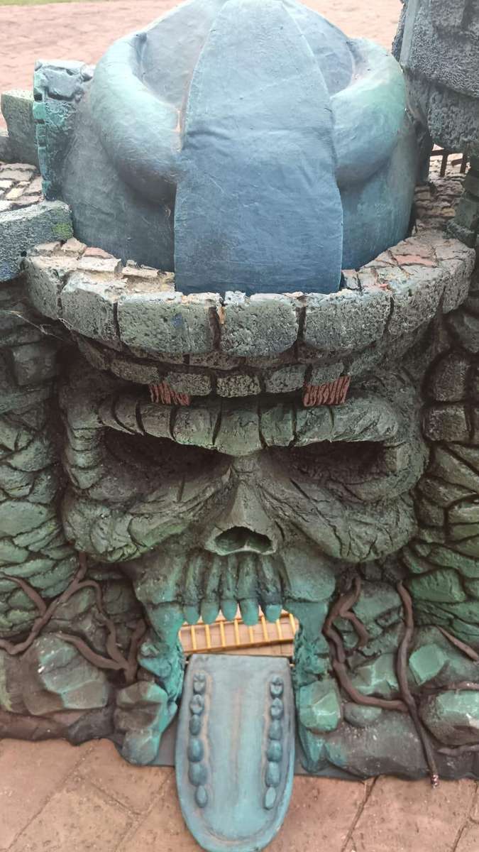 He-Man Masters Of The Universe (HUGE) Castle Grayskull