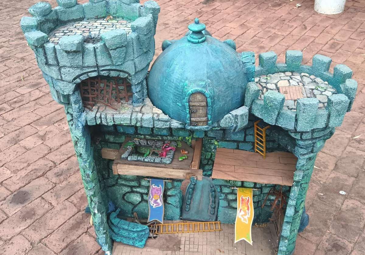 He-Man Masters Of The Universe (HUGE) Castle Grayskull