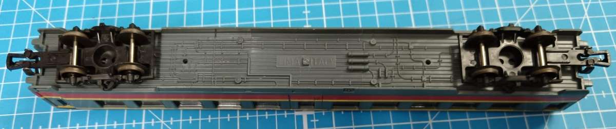 Metroblitz Coach (Kadee)  HO