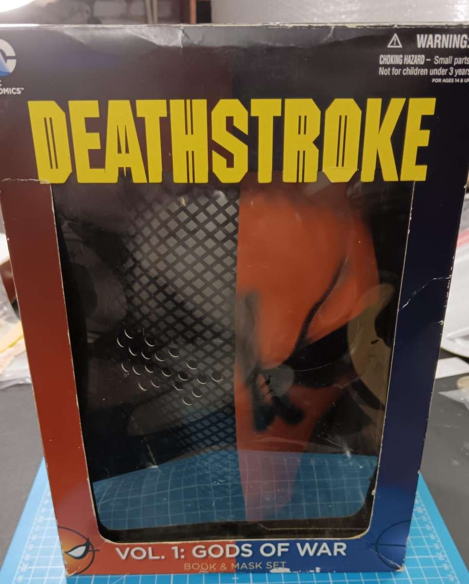 DEATHSTROKE Gods Of War Book and Mask Set Vol 1 by Tony Daniel