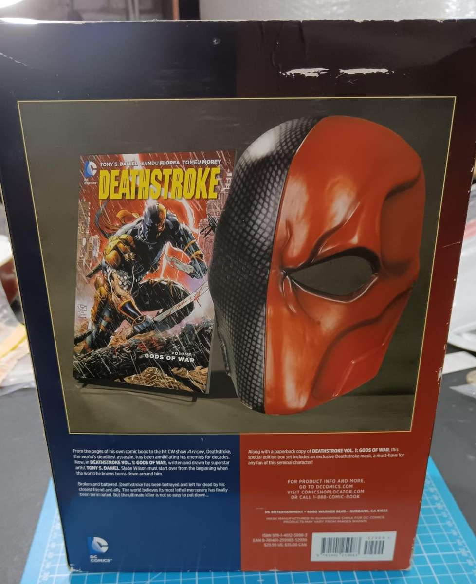 DEATHSTROKE Gods Of War Book and Mask Set Vol 1 by Tony Daniel