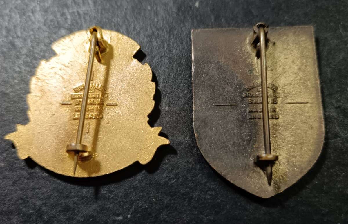 Rhodesia - Pair of Lapel Pin Badges