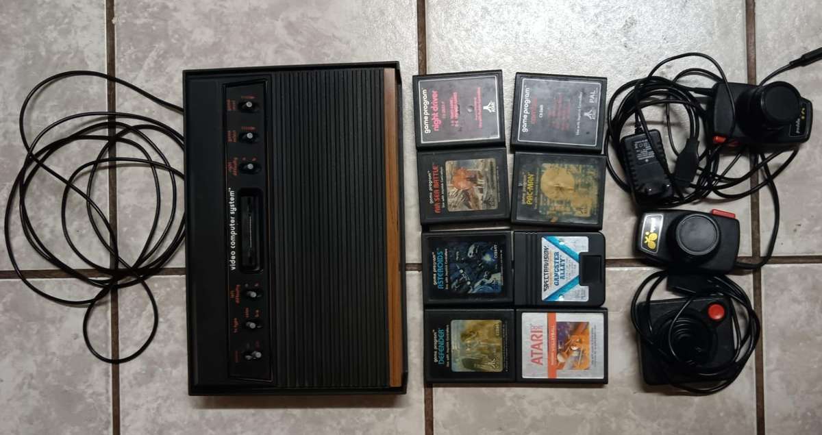 Retro - Atari Gaming Console with 8 Games - Workings 100%