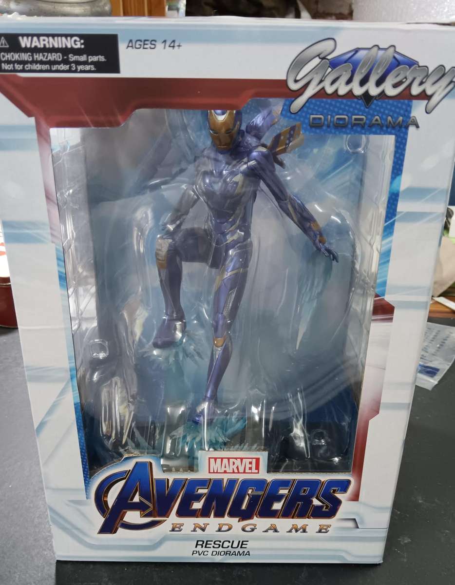 Marvel Gallery Avengers: Endgame Rescue Diorama Statue - Diamond Select Brand