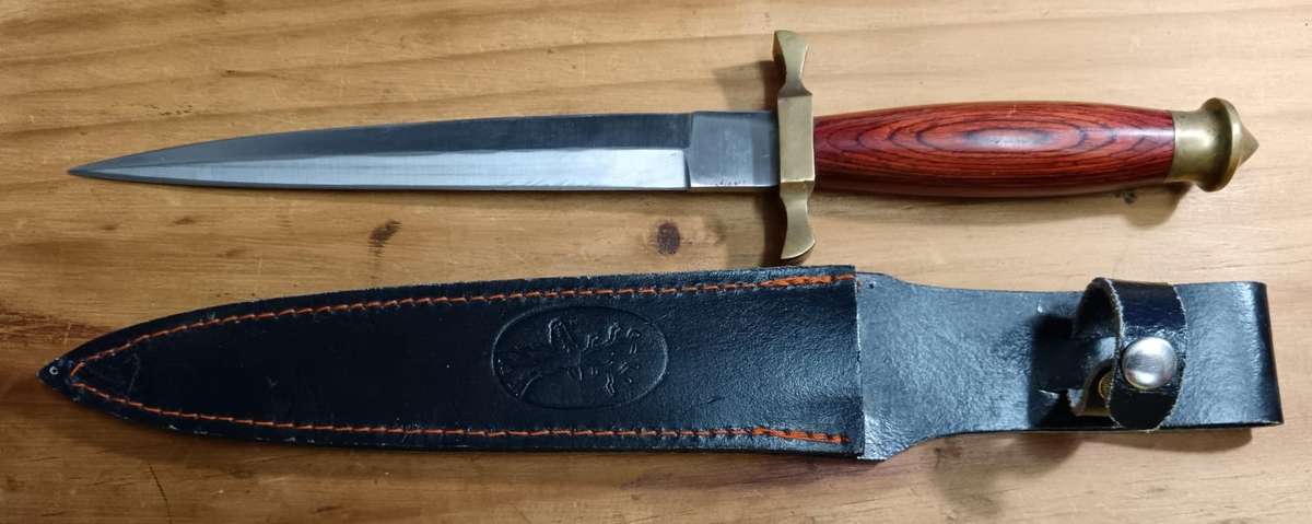 Vintage Wood Handle Commando Style Dagger with Sheath