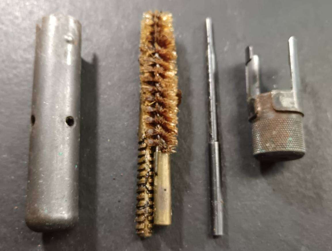 Special Forces Super Soldier - Mike West ( SAS and Recce ) SKS Cleaning Kit