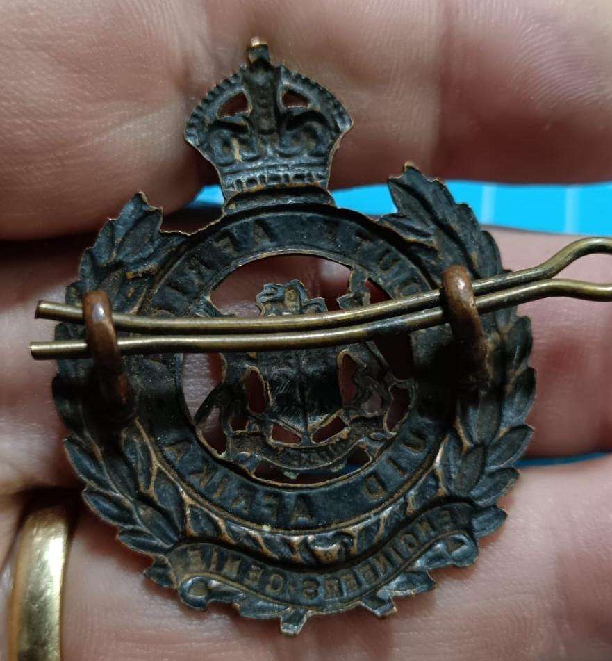 South Africa Union Defense Force WW2 Era Engineer Genie Corps Cap Badge