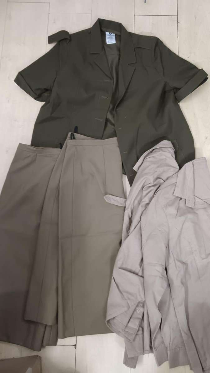 SANDF - Ladies Personnel Services Clothing Lot ( Top Condition )