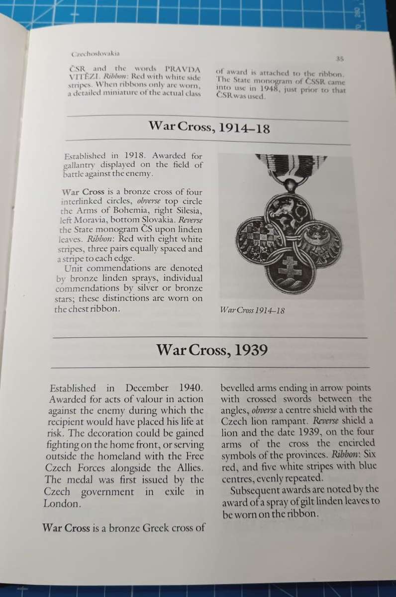 2001 Gallantry Medals & Decorations of the World by John D. Clarke