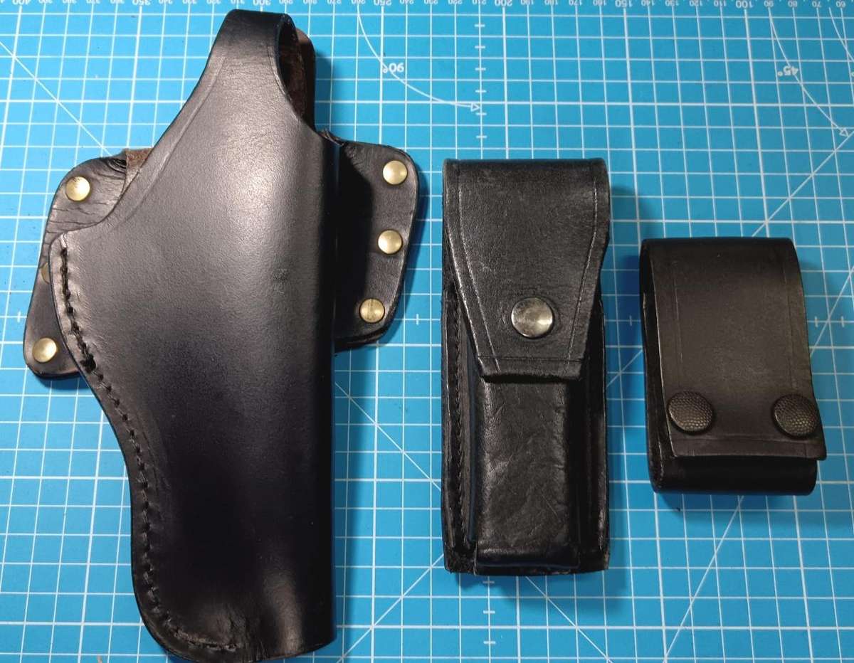 Black Gun Holster and Pouch Lot ( Pristine Condition )