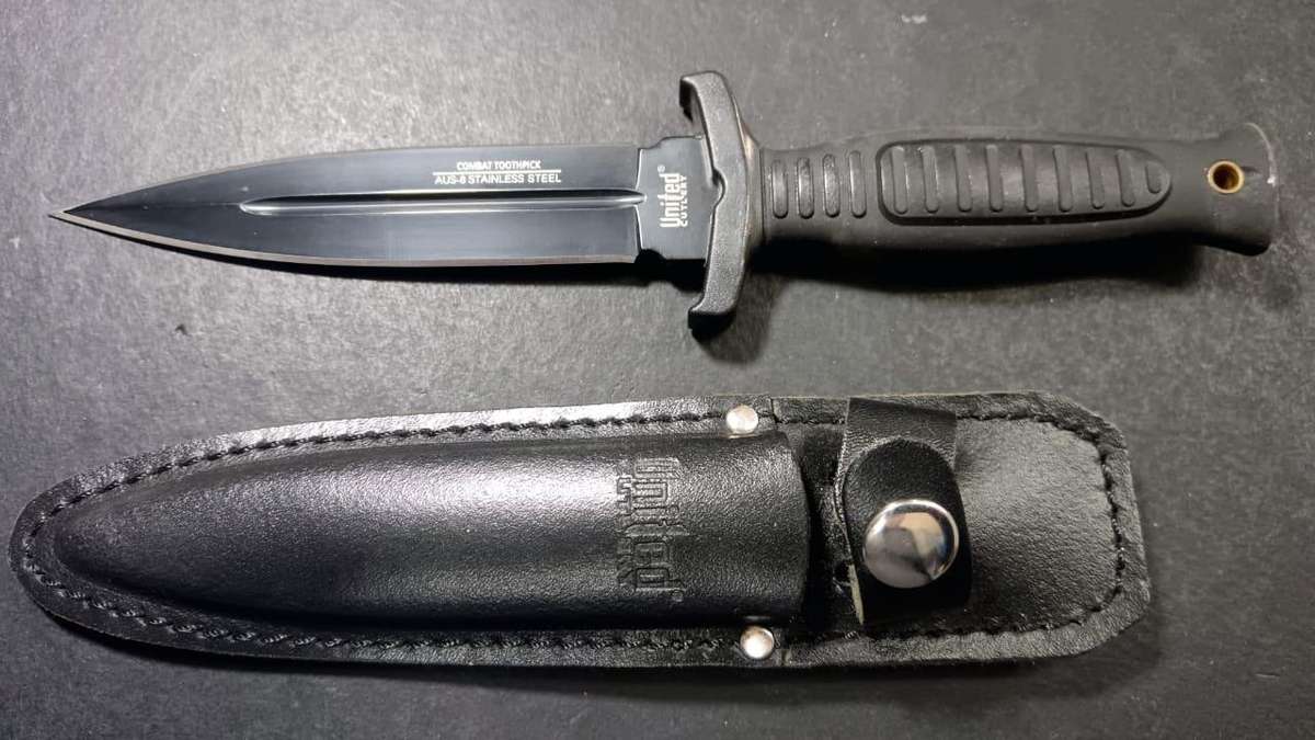 United Cutlery Combat Commander Boot Knife 5" Black Double Edge Blade, Zytel Handle