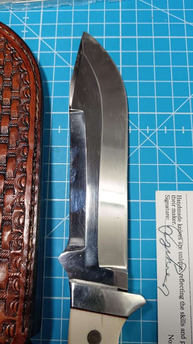 Hand made knife by Johann Kleynhans with sheath