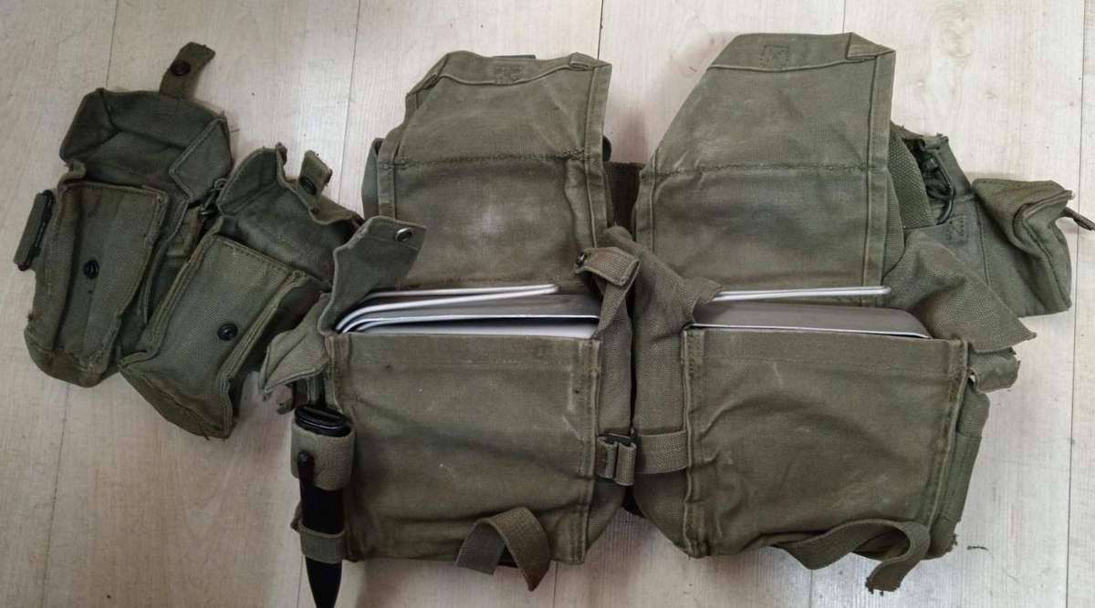 SADF - Webbing Kidney with R1 Scabbard - dixies not included