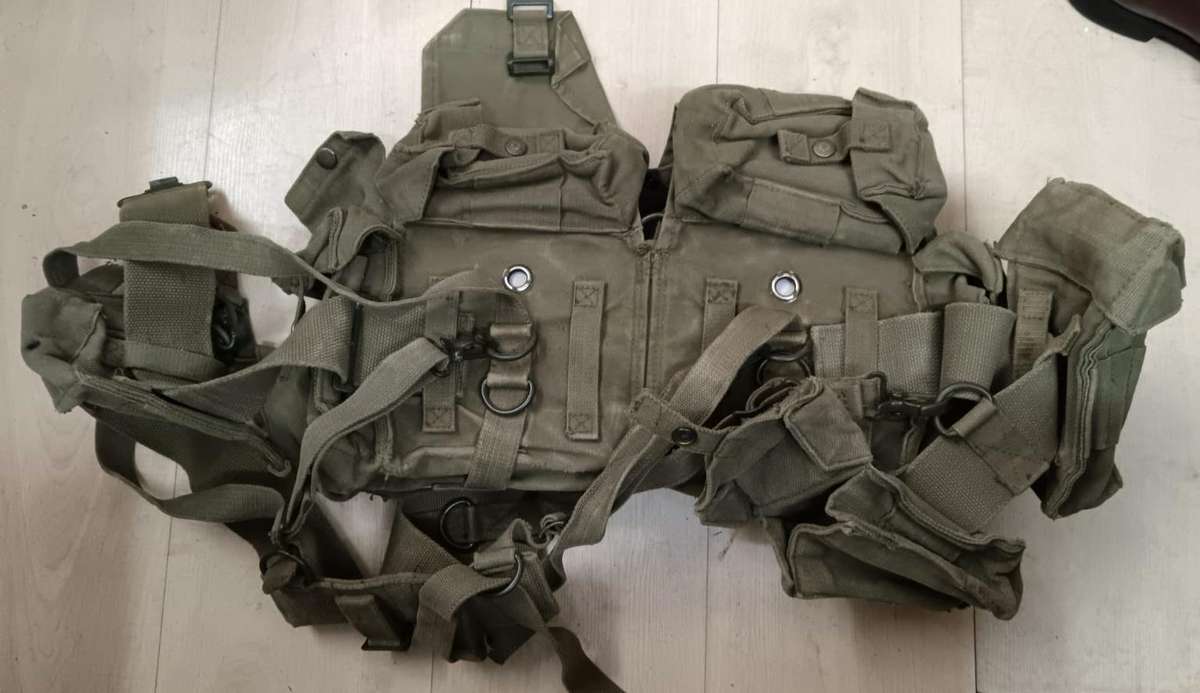 SADF - Webbing Kidney with R1 Scabbard - dixies not included