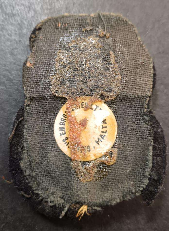 SADF - Navy Other Ranks Cap Badge ( See Condition )