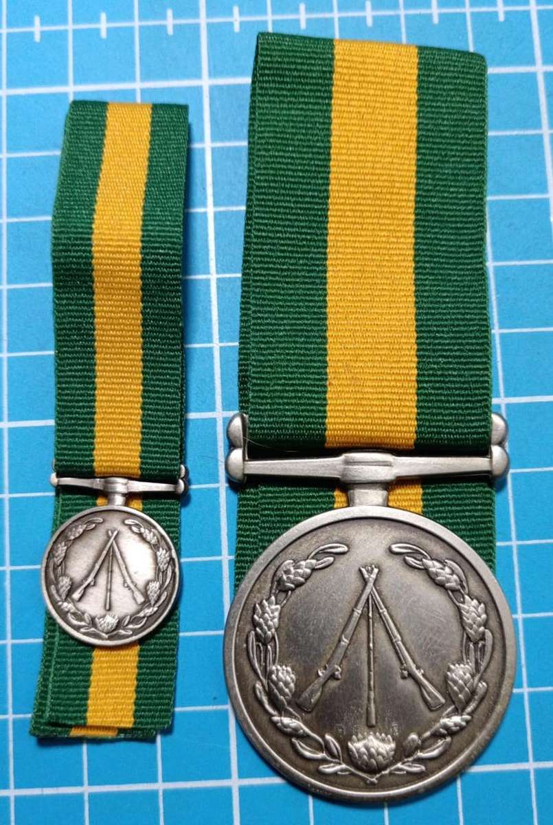 SADF - Full Size Plus Miniature Commando Closure Medals