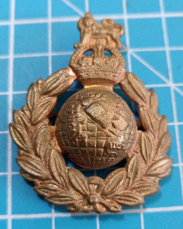 WW2 Royal Marines Commandos Cap Badge