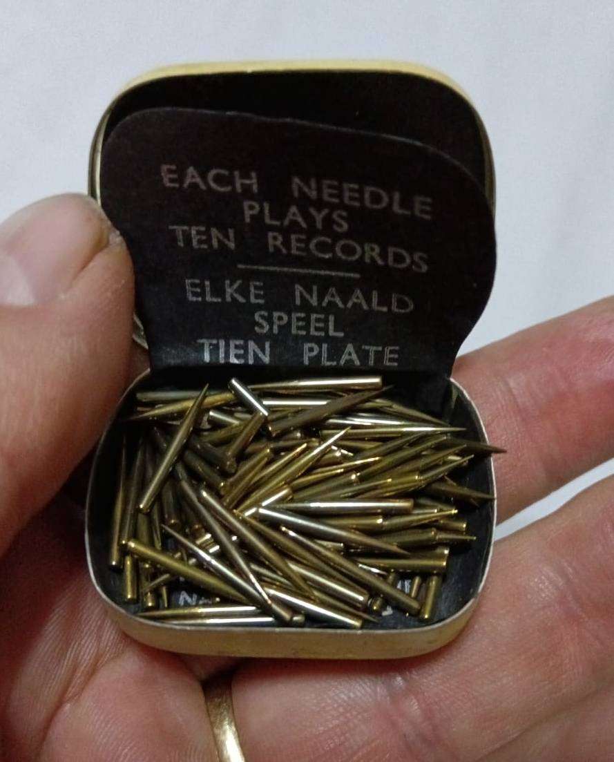 Gallotone De Luxe Gold Gramophone Needles In Original Tin - Bid Per Tin