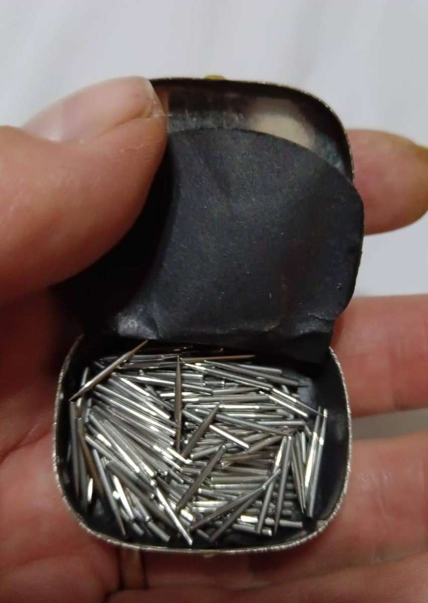 Vintage Gramophone Phonograph Needles in Tin