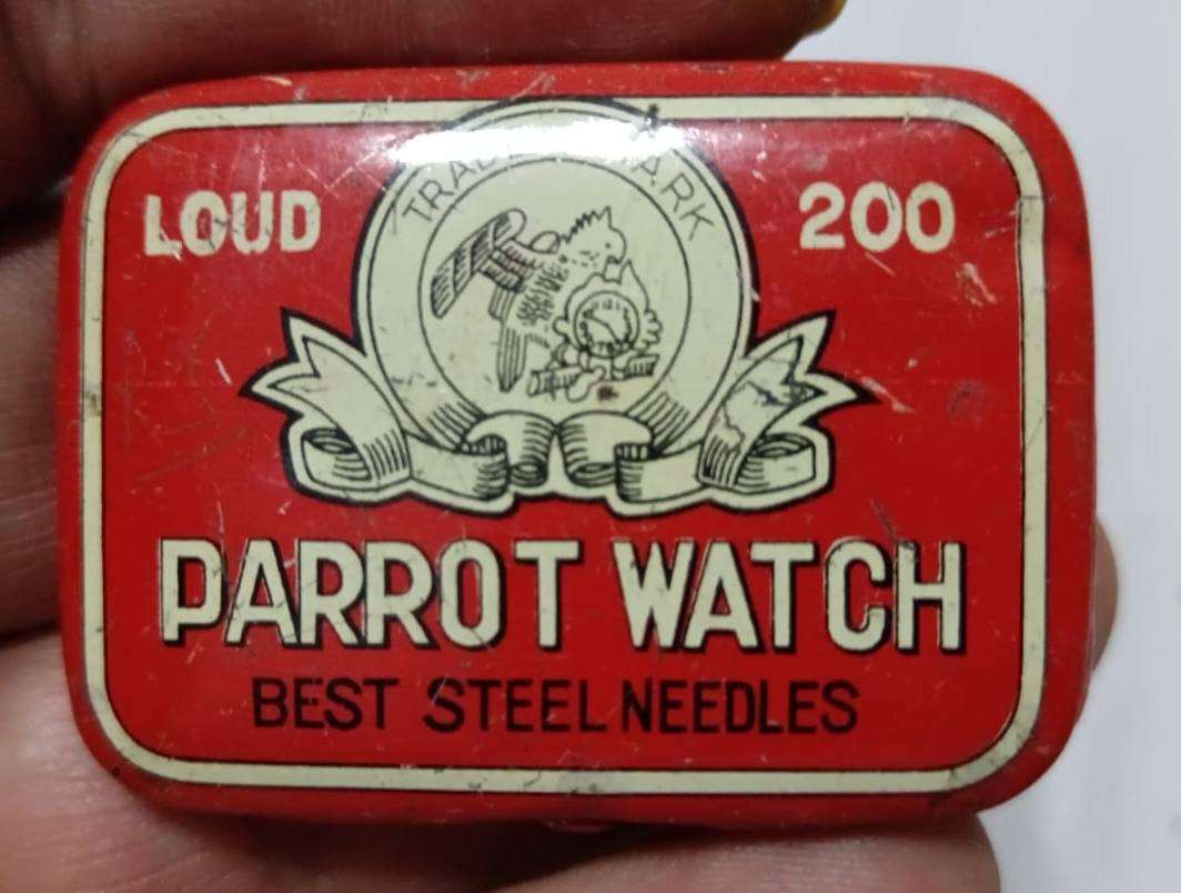 Vintage Gramophone Phonograph Needles in Tin