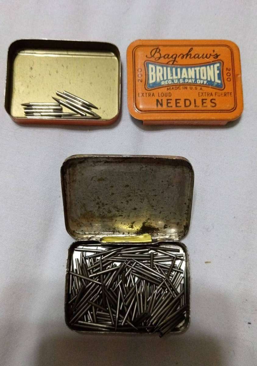 Vintage Gramophone Phonograph Needles in Tin - Bid Per Tin