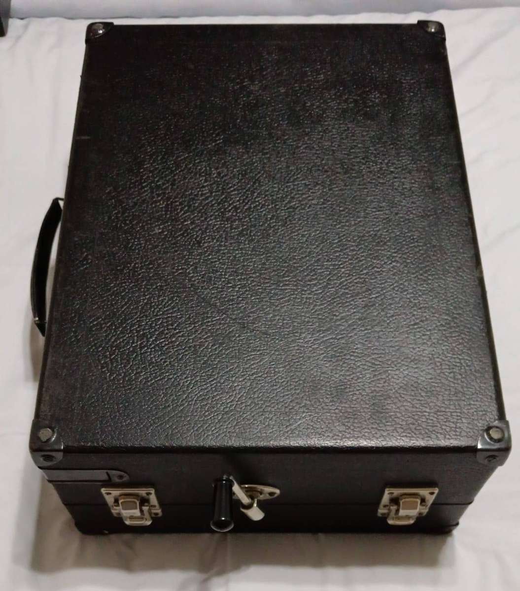 Vintage Gallotone Manual Record Player in Very Good Condition