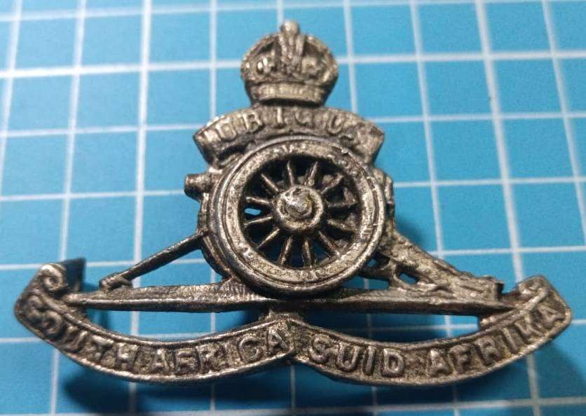 Full Size WW2 Artillery Cap Badge