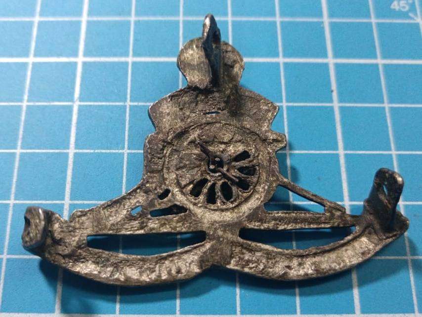 Full Size WW2 Artillery Cap Badge